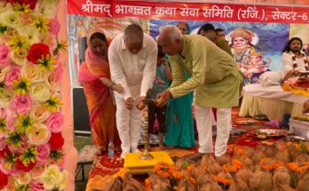 उपचेयरमैन अजय जांगडा ने दीप प्रज्जवलित कर किया कथा का शुभारंभ