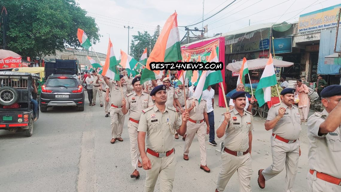 धारूहेड़ा में निकाली तिरंगा यात्रा, आईजी ने दिखाई हरी झंडी