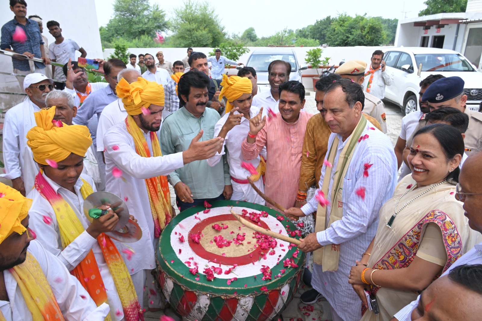 रेवाड़ी अभिनंदन समारोह में पहुंचे भाजपा प्रदेश अध्यक्ष पंडित मोहन लाल बड़ौली