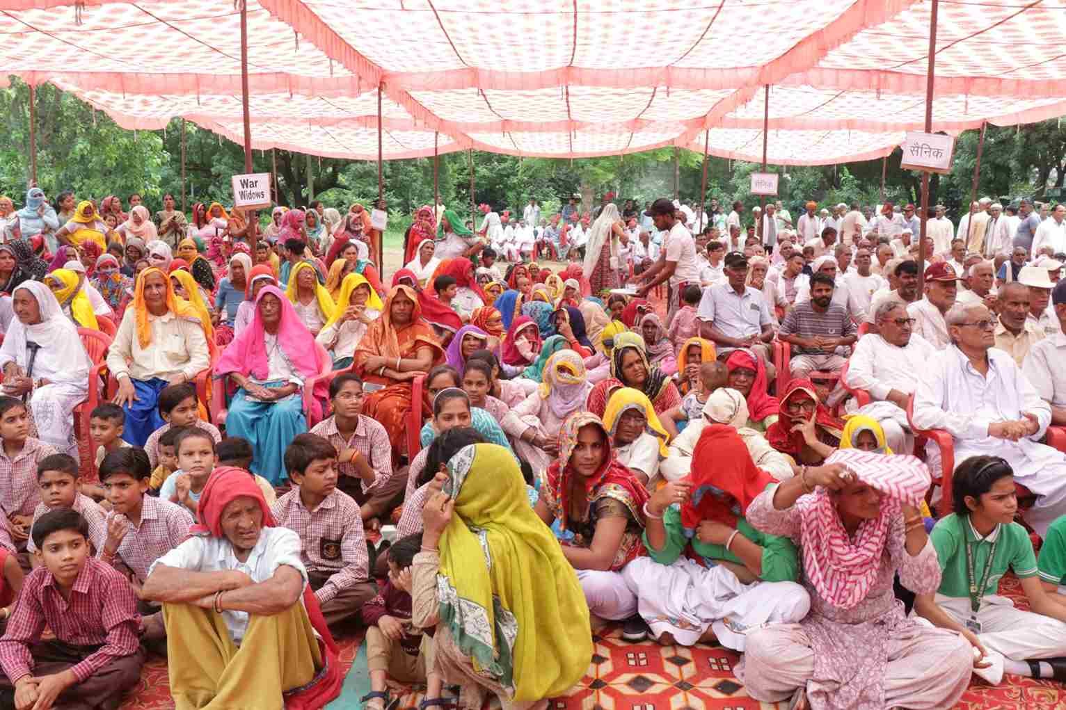 1965 युद्ध के शहीद हरफूल सिंह की मूर्ति का मेजर जनरल अरविन्द यादव ने किया अनावरण