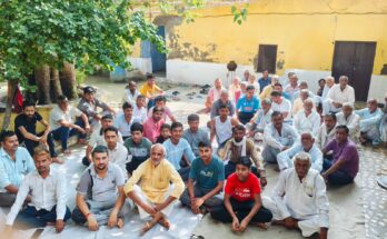 गांव रालियावास के ठाकुर बिहारी मंदिर में रविवार को पुजारी पंडित प्रेम बलभ व त्रिुभवन शास्त्री की अगुवाई में बैठक हुई।