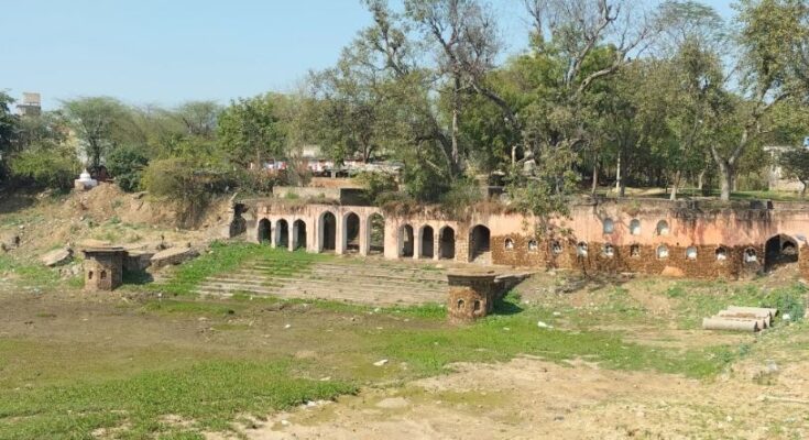 रेवाड़ी सोलह राही व बडा तालाब जीर्णोद्धार में घोटाला, चंढीगढ टीम ने लिए सेंपल