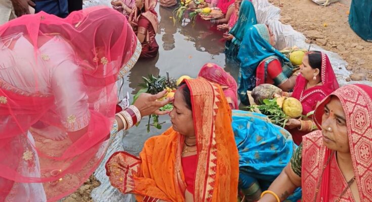 Chhath Puja 2024: डूबते सूर्य को अर्घ्य देने मिलता है ये आशीर्वाद, जानिए पूरी परंपरा..