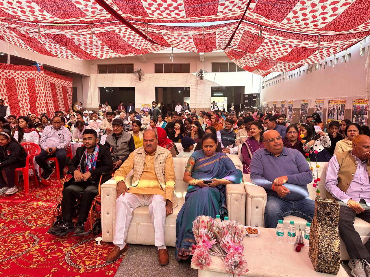 हरियाणा के जिला रेवाड़ी के मौहल्ला जसवंत नगर स्थित मानसिक विकलांग व मूक बधिर बच्चों के स्कूल समर्पित संस्था नव प्रेरणा की ओर वार्षिकोत्सव मनाया गया