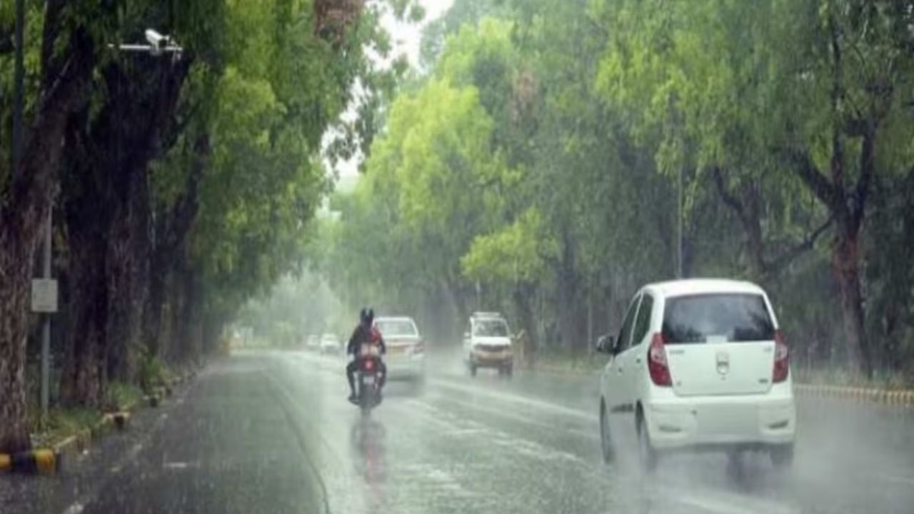 Haryana weather: इन जिलों में बारिश के साथ ओलावृष्टि का अनुमान, जानें मौसम का हाल