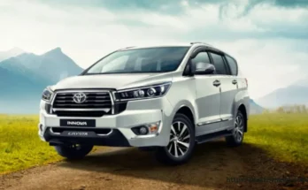 Toyota Innova Crysta : टोयोटा इनोवा क्रिस्टा के सबसे सस्ते मॉडल की कीमत और EMI के बारे में जानें