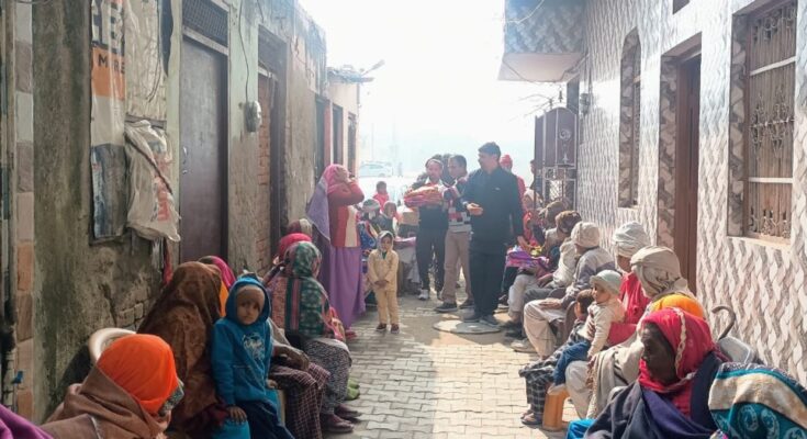 धारूहेड़ा में जरूरतमंदों को वितरित किए कंबल