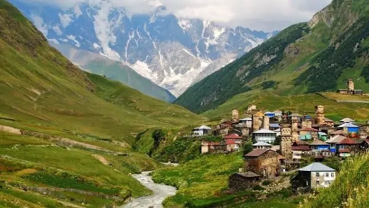Unmarried Girls Village