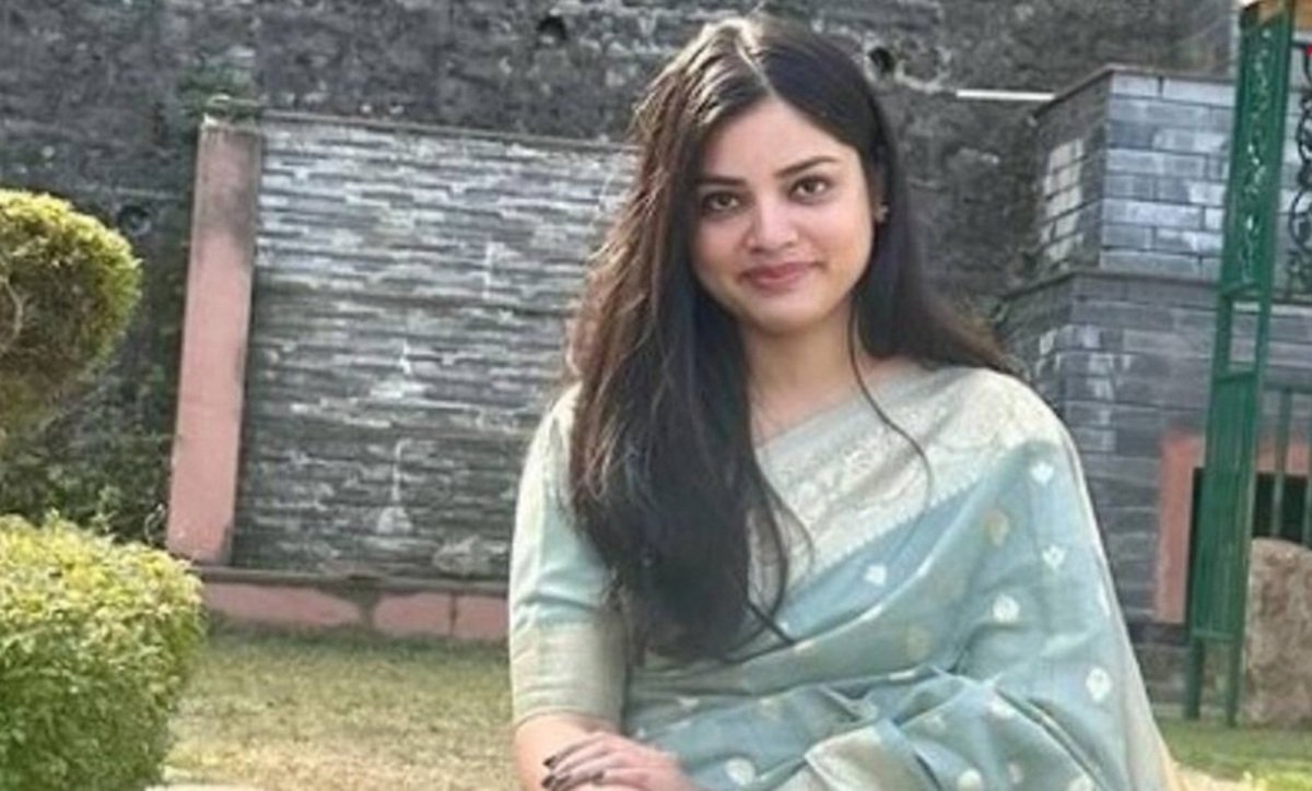 Success Story: ब्यूटी विद ब्रेन की मिसाल है ये IAS अफसर, पढ़ें सक्सेस स्टोरी