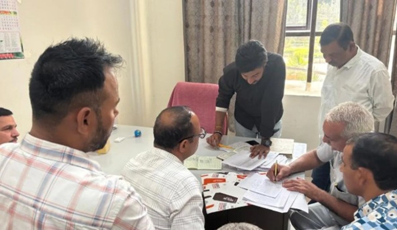 रेवाड़ी सीएम फ्लाइंग टीम ने बावल तहसील और BDPO कार्यालय में की छापेमारी, इतने कर्मचारी मिले लापता