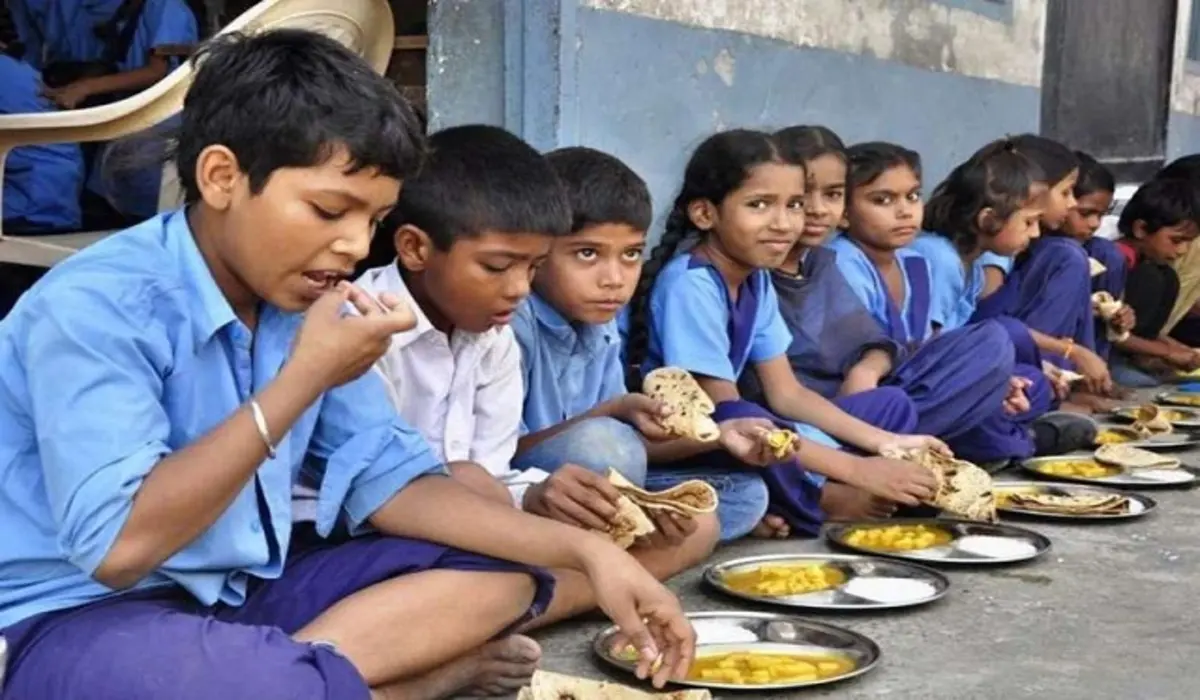 Haryana News: हरियाणा के सरकारी स्कूलों में मिड डे मील कुक मायूस, वेतन बकाया, रसोई ठप होने को तैयार