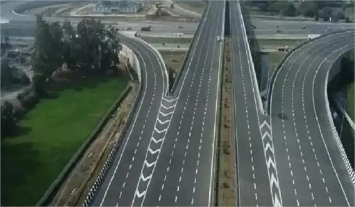 Haryana News: हरियाणा में विकास की रफ्तार तेज, यह रोड बनेगी फोरलेन, सीएम सैनी ने दिए सख्त निर्देश