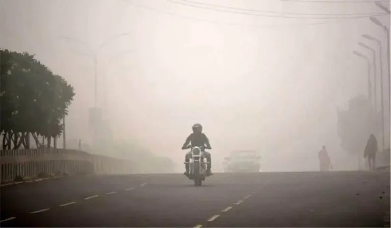 Haryana Weather: हरियाणा में बदल रहा मौसम, ठंडी हवाओं ने बढ़ाई ठिठुरन, मौसम विभाग ने दी चेतावनी