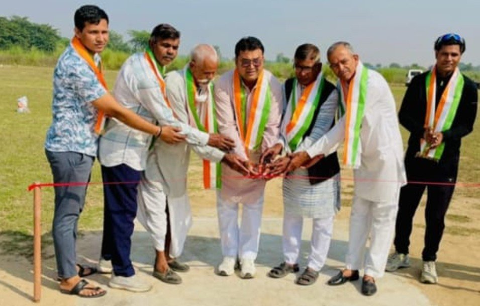 Three-day cricket tournament begins in Jadthal, more than 15 teams participate