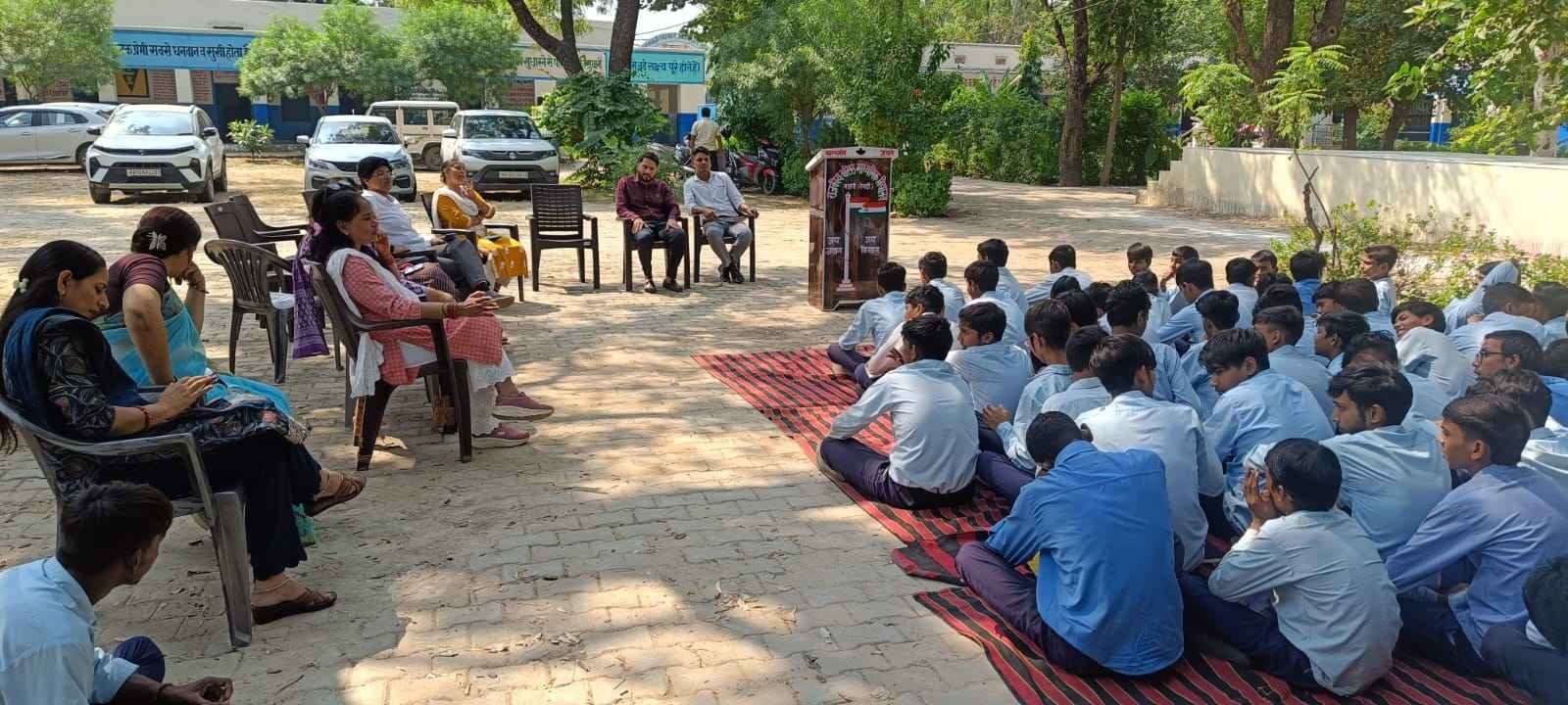 रेवाड़ी: हरियाणा राज्य प्रदूषण नियंत्रण बोर्ड के तत्वावधान में राजकीय वरिष्ठ माध्यमिक विद्यालय, गांव सलाही में छात्रों के साथ स्वच्छता और पर्यावरण संरक्षण को लेकर रैली का आयोजन किया गया