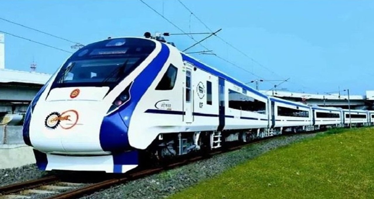 VANDE BHARAT TRAIN