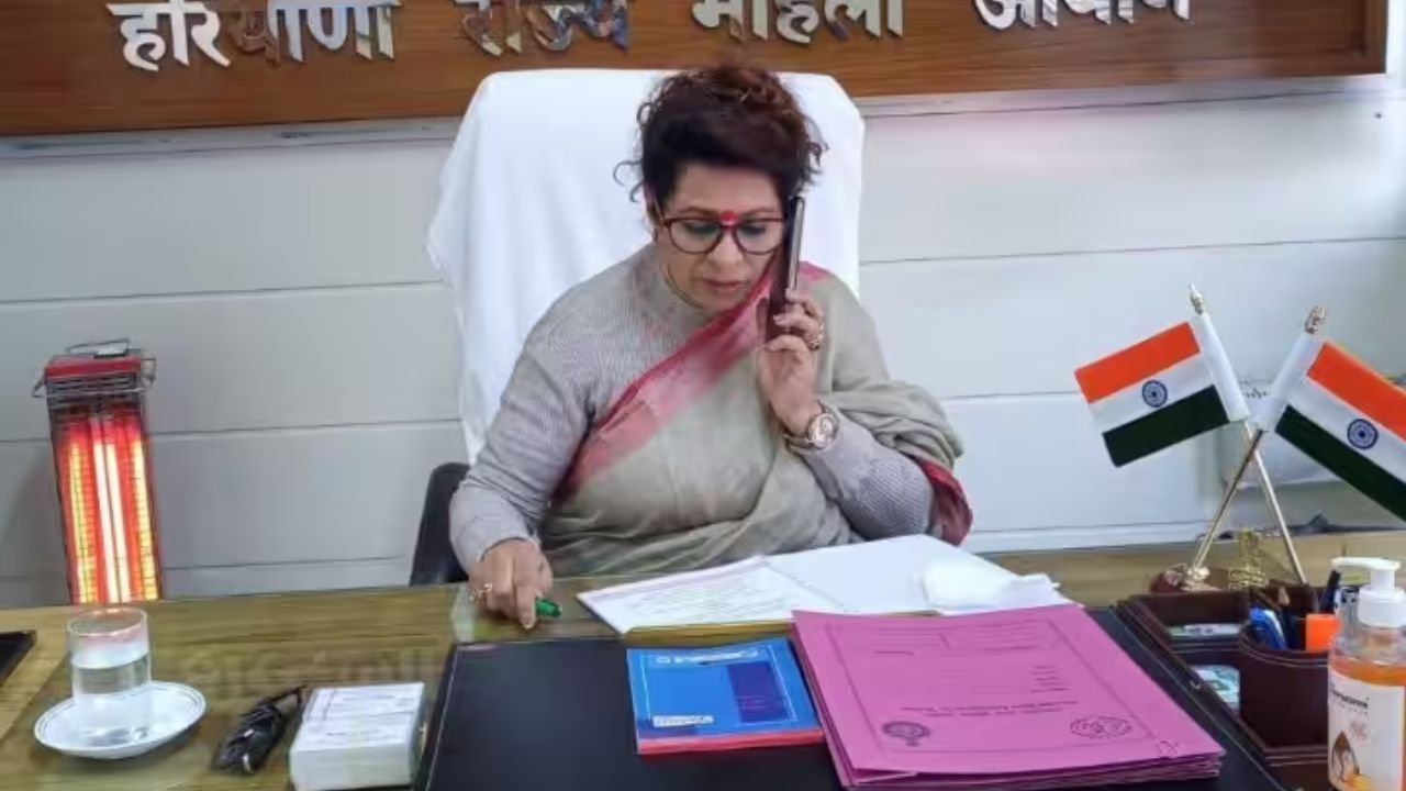 Haryana News: हरियाणा महिला आयोग की योजना से महिलाएं पाएंगी सुरक्षा और आत्मनिर्भरता, शहरों में बदलाव के संकेत मिले