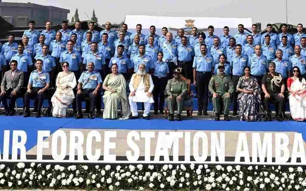 राष्ट्रपति द्रौपदी मुर्मू ने रचा इतिहास, अंबाला एयरबेस से राफेल लड़ाकू विमान में भरी उड़ान