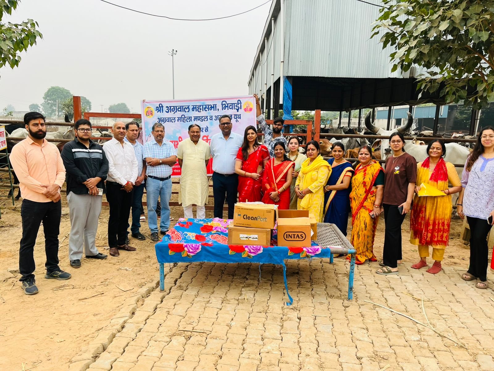अग्रवाल महासभा भिवाड़ी ने नंदूगोशाला धारूहेड़ा में किया दान