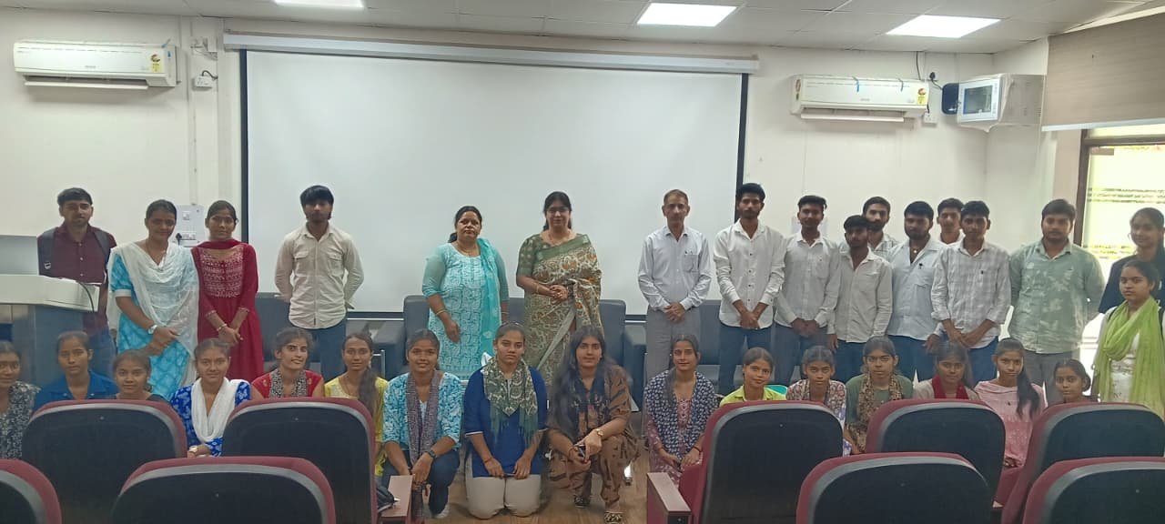 राजकीय महाविद्यालय खरखड़ा में क्विज प्रतियोगिता आयोजित