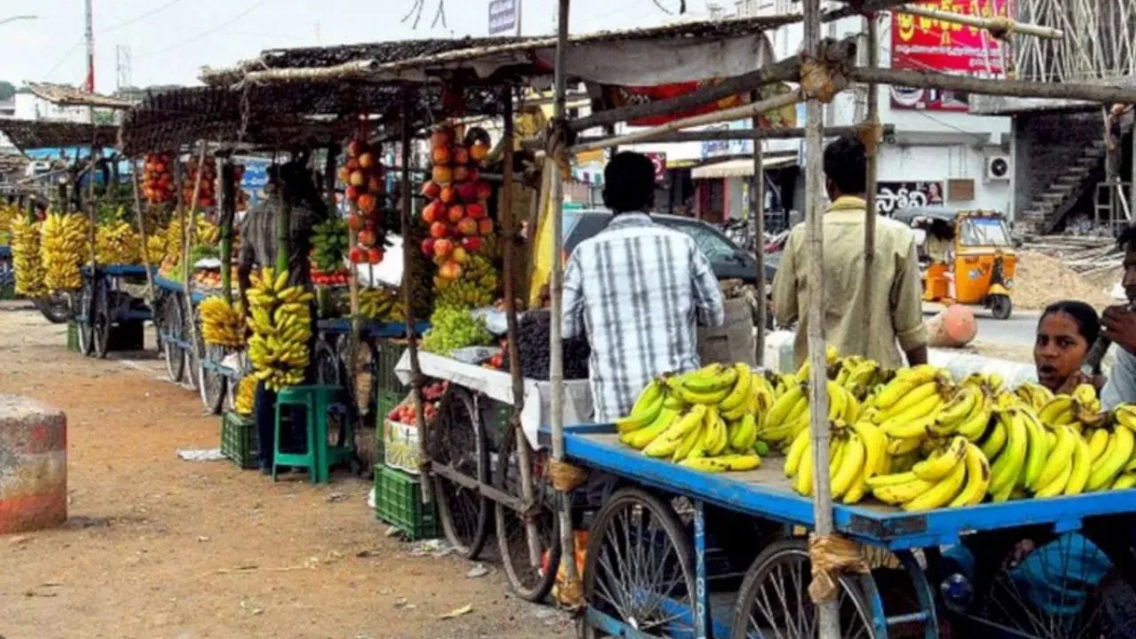 Svanidhi Yojana: गरीब विक्रेताओं को आत्मनिर्भर बनाने की रणनीति, क्या सरकार कर पाएगी मिशन पूरा?