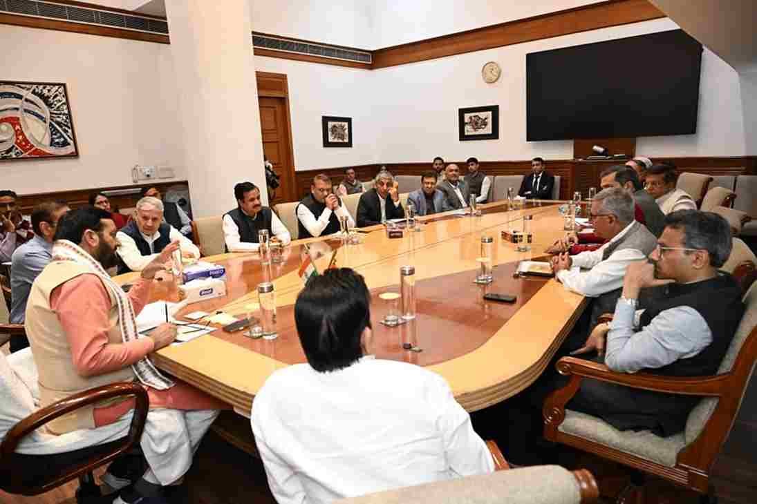 मुख्यमंत्री नायब सैनी की अध्यक्षता में बुधवार को चंडीगढ़ सचिवालय में बैठक हुई जिसमें माजरा रेवाड़ी एम्स सहित प्रमुख मुद्दों पर चर्चा की गई