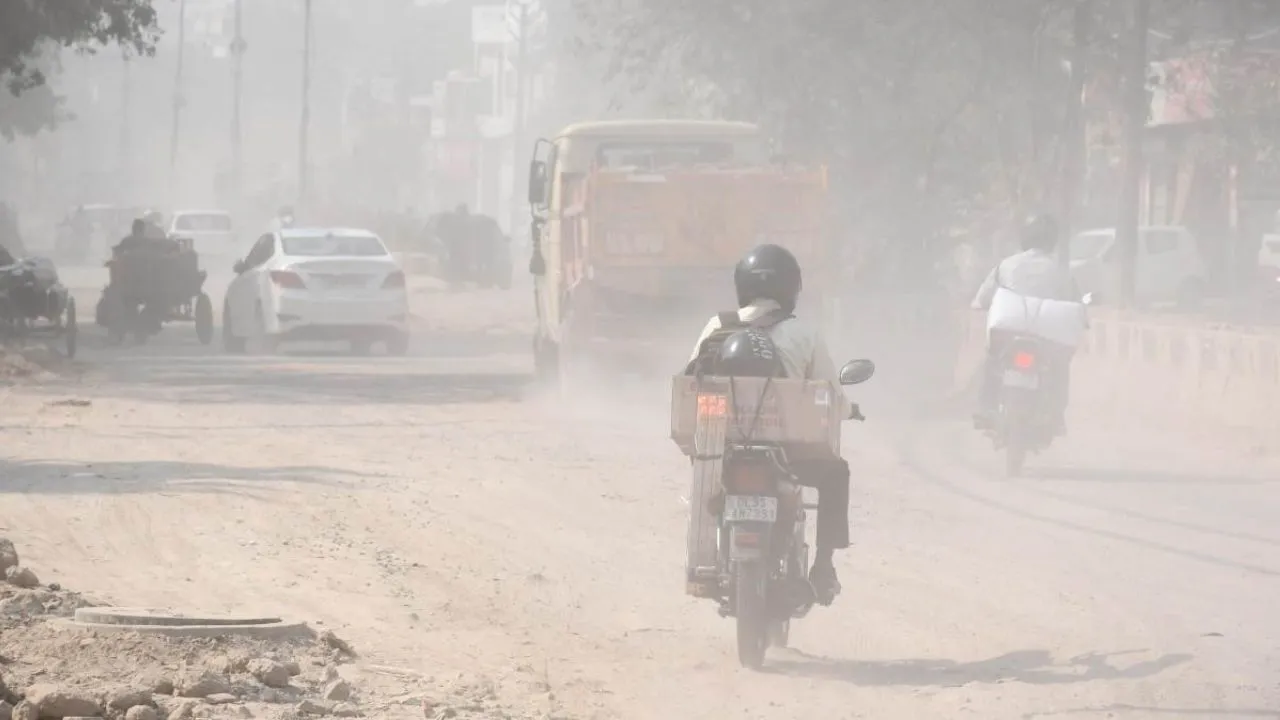 Haryana AQI: हरियाणा की हवा में जहर घुला — दिनभर लोगों को सांस लेने में दिक्कत और आंखों में जलन