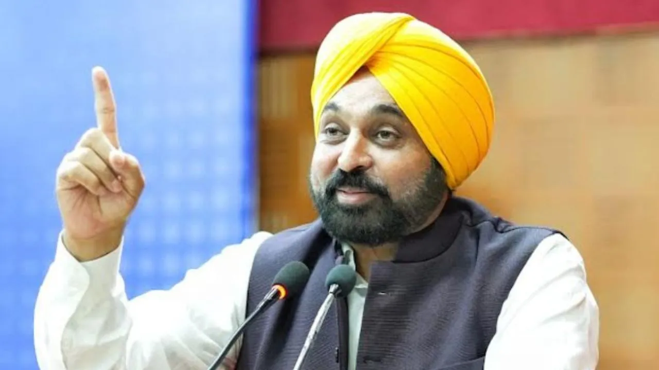 Punjab के CM ने तोड़ा प्रोटोकॉल, कुराली बस स्टैंड पर आम जनता के साथ बिताया अनोखा घंटा