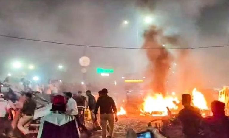 Delhi Blast Update: राजधानी में 3 और धमाकों की साजिश, मोबाइल-लैपटॉप से तस्वीरें, वीडियो और कोडेड चैट बरामद