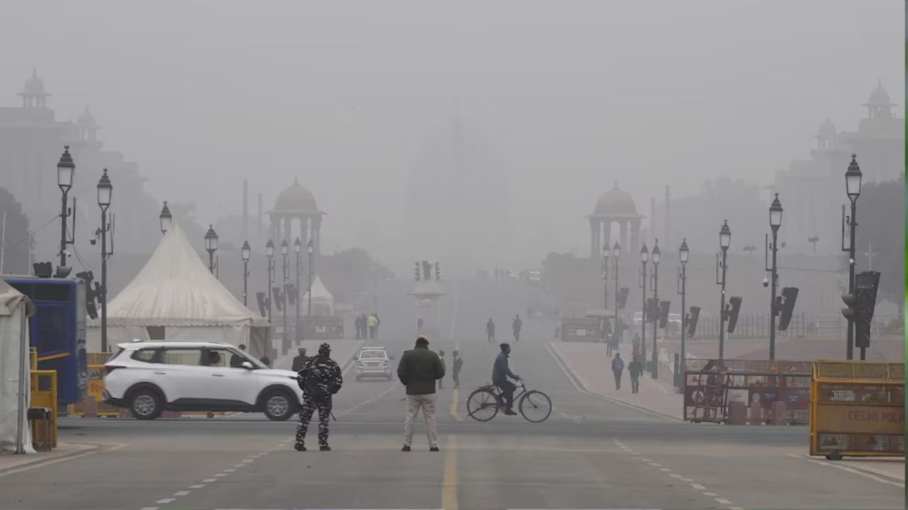 Delhi Air Pollution: दिल्ली-एनसीआर की जहरीली हवा पर सुप्रीम कोर्ट का कटाक्ष, बच्चों की सुरक्षा के लिए सख्त निर्देश