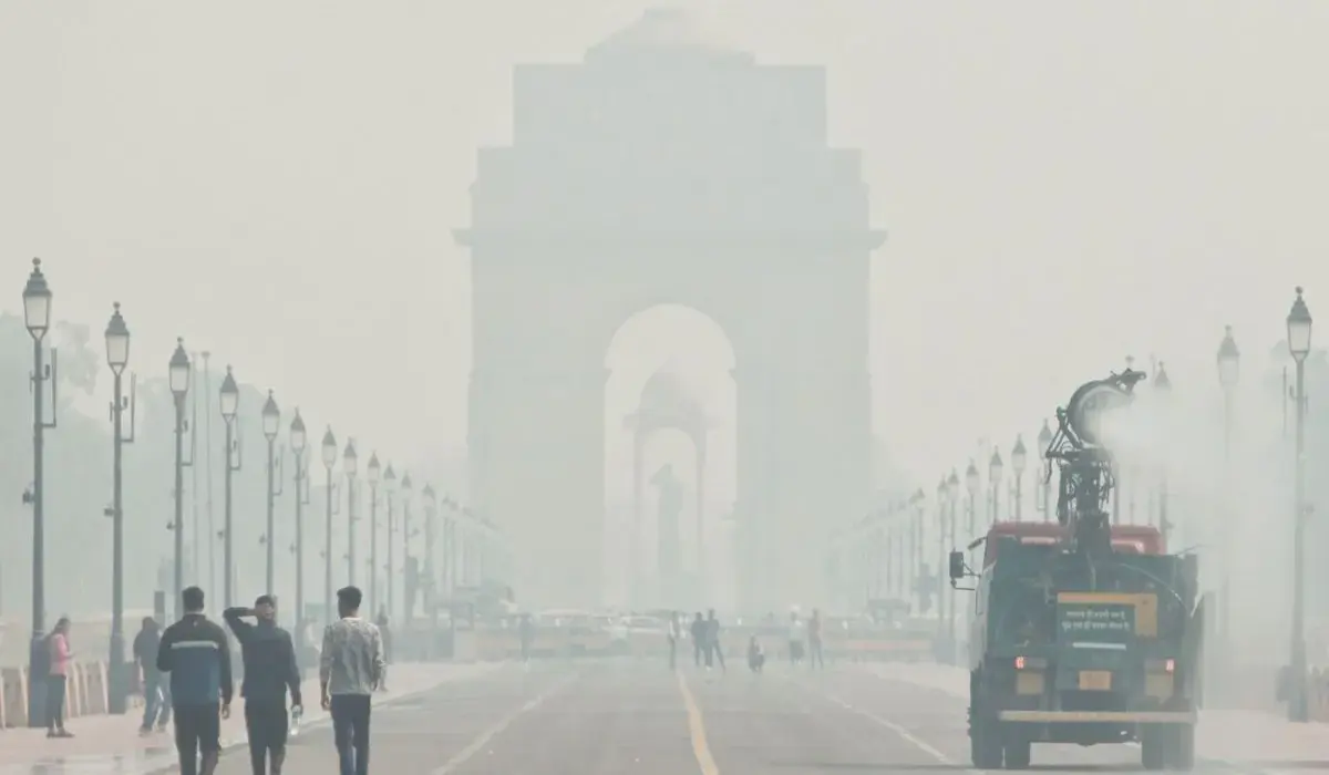 Delhi Air pollution: दिल्ली-NCR में बढ़ते प्रदूषण के बीच 50% कर्मचारियों को वर्क फ्रॉम होम का आदेश जारी, जानिए पूरी जानकारी