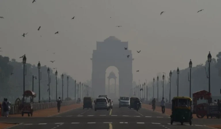 Delhi NCR Weather Update: दिल्ली-एनसीआर में सर्दी बढ़ी, AQI बेहतर हुआ, GRAP-3 पाबंदियों में मिली राहत