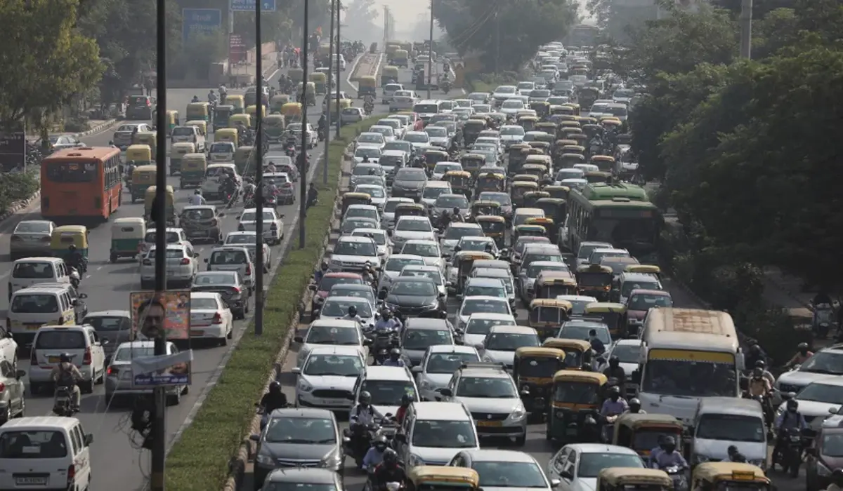 Delhi Traffic Advisory: आज दिल्ली-नोएडा में ट्रैफिक जाम से बचें, 21 रूट्स पर पुलिस ने लगाया डायवर्जन, जाने पूरी जानकारी