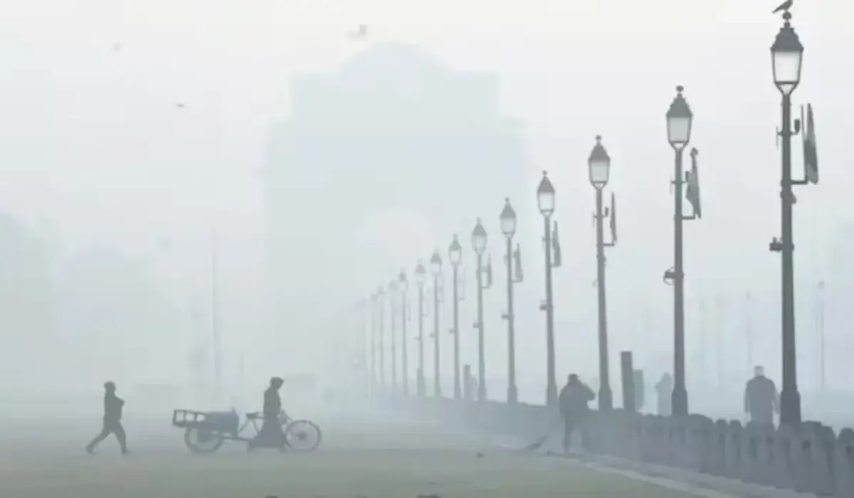 Delhi Weather Update: दिल्लीवासियों के लिए ठंडी खबर, न्यूनतम तापमान 10 डिग्री से नीचे, 26-30 नवंबर तक मौसम रहेगा साफ