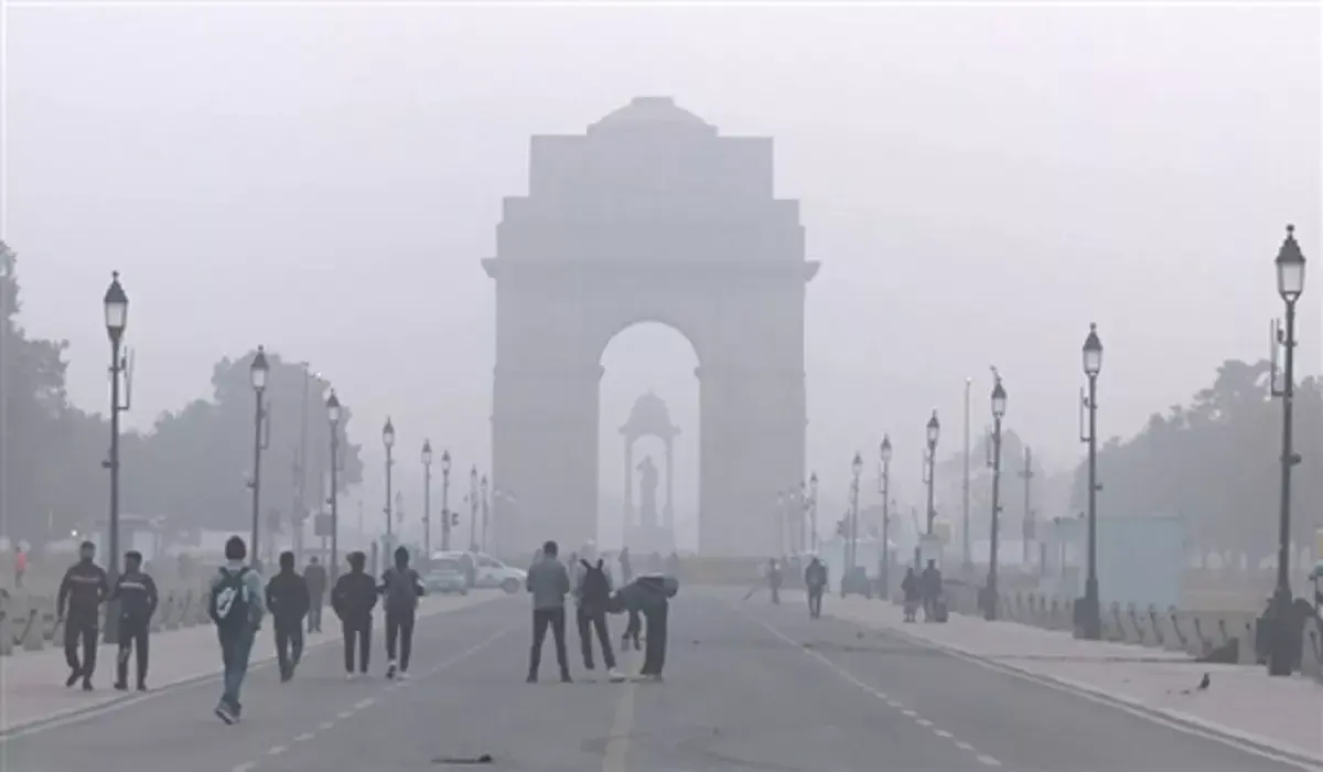 Delhi Weather: दिल्ली में सर्दी का कहर, 24 से शुरू होगी ठंड की नई लहर, जानिए पूरी रिपोर्ट