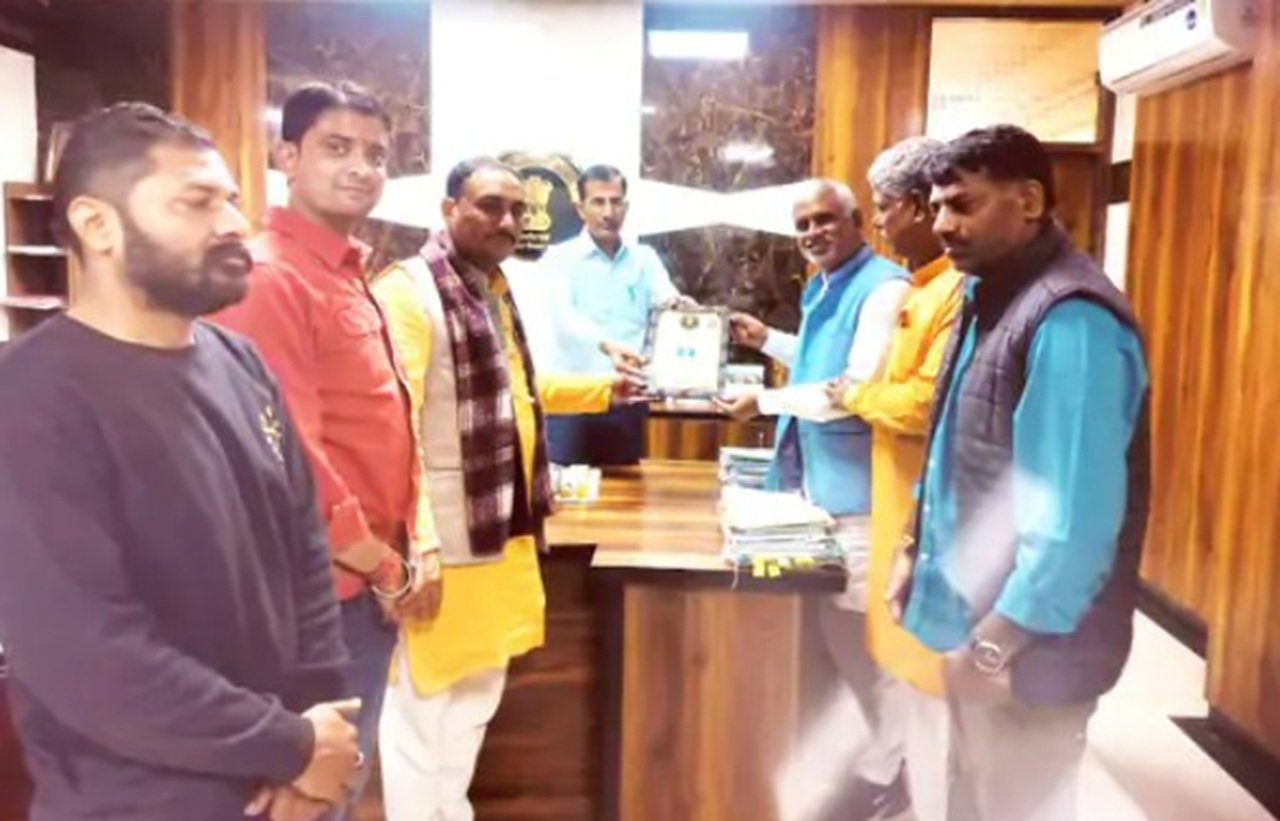 भिवाड़ी के देशपाल यादव को गौ सेवा के लिए मिला अटल बिहारी वाजपेयी पुरस्कार