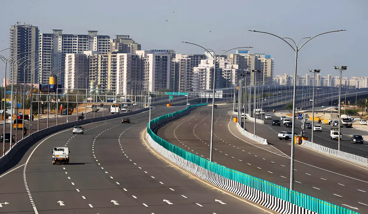 Dwarka Expressway: द्वारका एक्सप्रेसवे पर टोल टैक्स लागू, नई दरों से स्थानीय लोग परेशान, मासिक पास से मिलेगी थोड़ी राहत