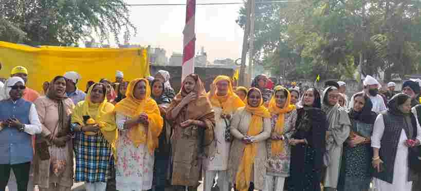 रेवाड़ी:  धन-धन श्री गुरु तेग बहादुर जी के 350वें शहीदी दिवस के उपलक्ष्य में फरीदाबाद से चली हिंद की चादर तीसरी शहीदी यात्रा का रविवार को रेवाड़ी जिला में आगमन पर श्रद्धापूर्वक स्वागत किया गया