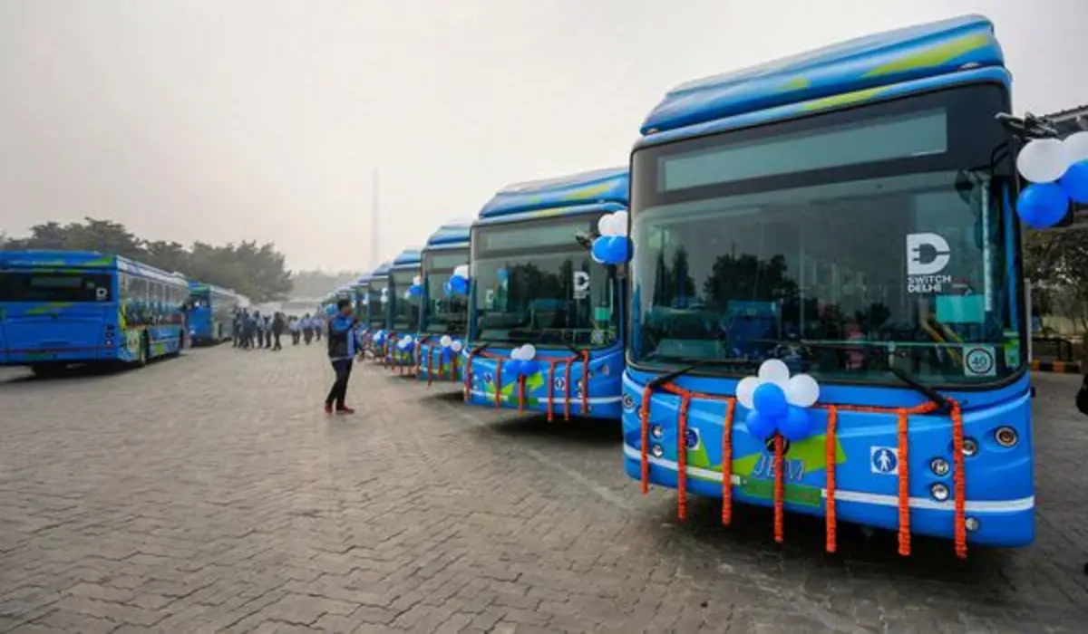 Haryana E Buses: हरियाणा के इन जिलों में शुरू होगी 500 नई इलेक्ट्रिक बस सेवा, जिलेवासियों को मिलेगा बड़ा फायदा