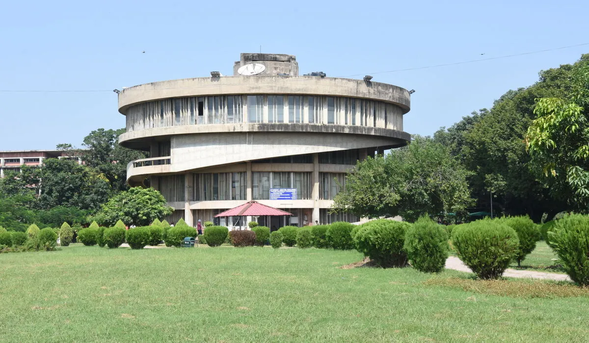 Haryana News: हरियाणा ने पंजाब यूनिवर्सिटी में हिस्सेदारी की मांग, इंटर स्टेट काउंसिल को भेजा पत्र