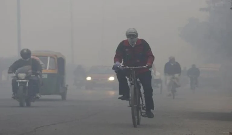 Haryana Weather: हरियाणा में ठंड की दस्तक, तापमान गिरा और हवा हुई जहरीली, जानिए किन जिलों में सांस लेना मुश्किल