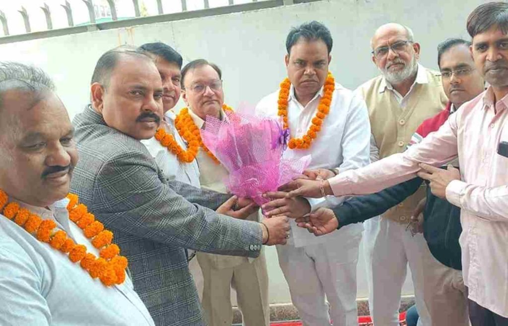 धारूहेड़ा: अखिल भारतीय लोधी राजपूत कल्याण महासभा, हरियाणा टीम की एक महत्वपूर्ण बैठक धारूहेड़ा में अध्यक्ष देवेंद्र सिंह लोधी के कार्यालय पर संपन्न हुई।