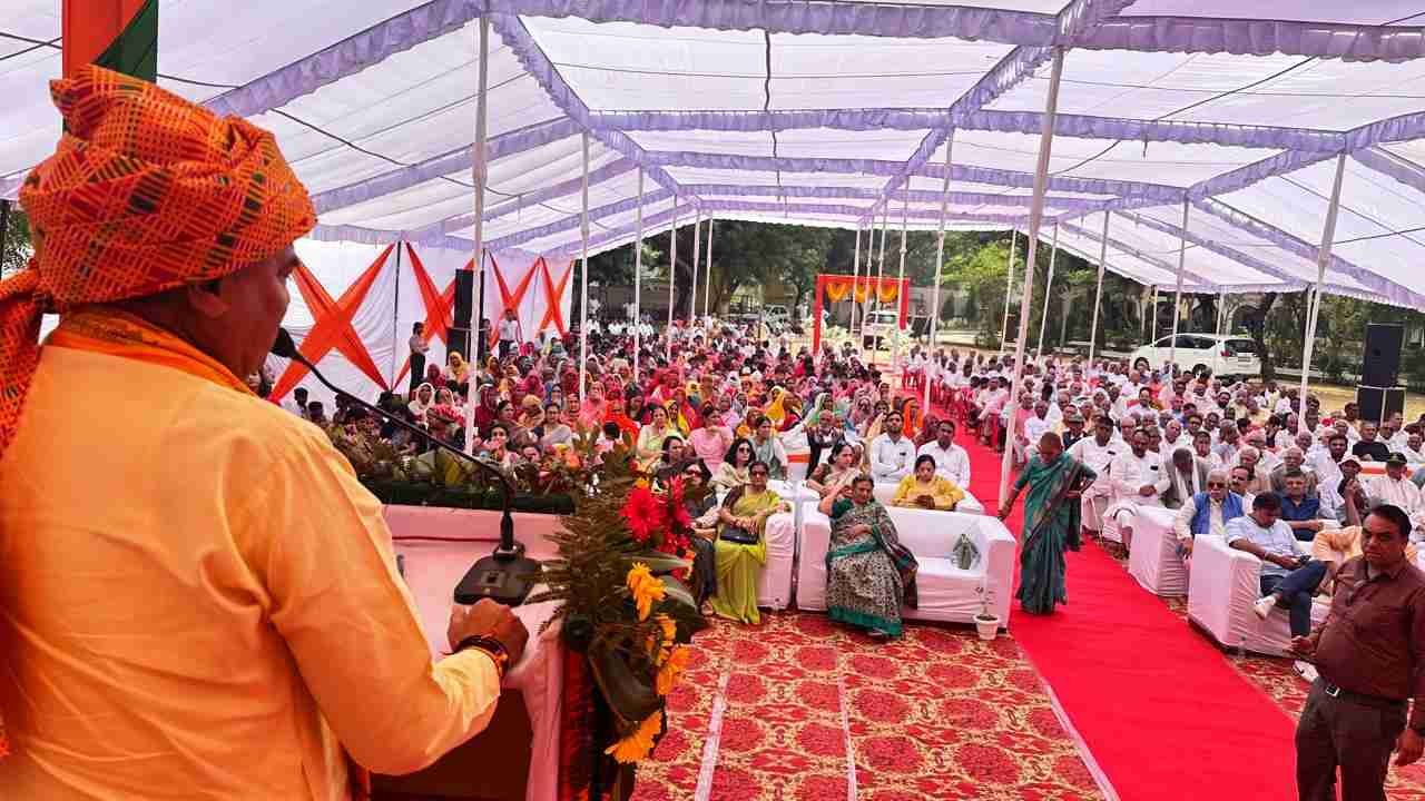 डूंगरवास विद्यालय का नामकरण पूर्व डीजीपी अजीत सिंह भाटोटिया के नाम पर, विधायक लक्ष्मण यादव ने किया उद्घाटन