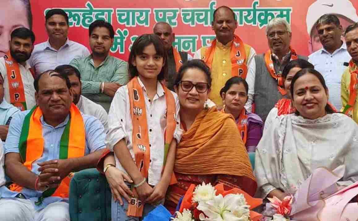 Rewari News: धारूहेड़ा में ‘चाय पर चर्चा’ कार्यक्रम : कैबिनेट मंत्री आरती राव ने कार्यकर्ताओं से की मुलाकात