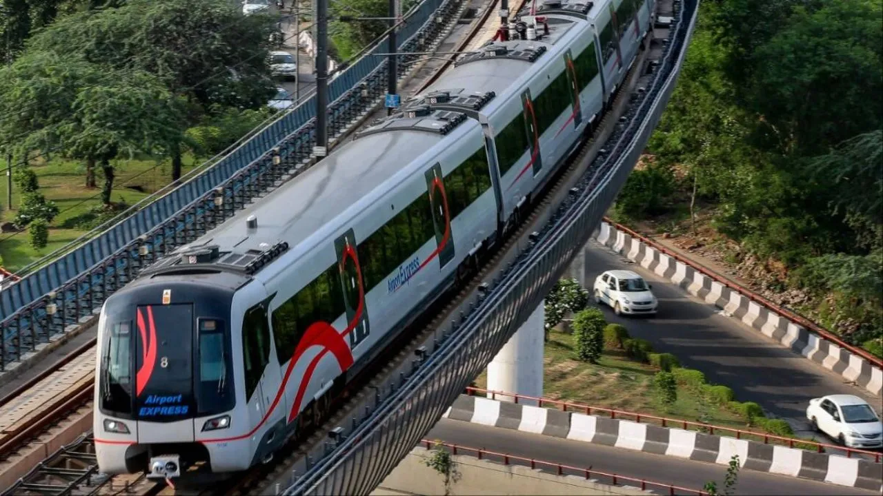 Delhi Metro ने अंडरग्राउंड टनल तैयार किया, Magenta Line, Red Line ऊपर चलती रही, तकनीकी कमाल