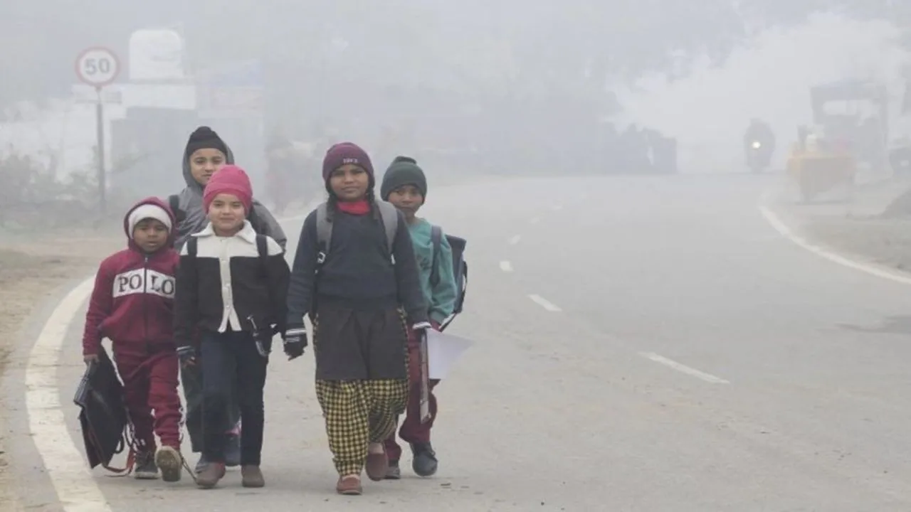 Haryana: AQI 418 दर्ज, कक्षा 1 से 5 तक स्कूल बंद, ऑनलाइन और हाइब्रिड पढ़ाई का आदेश!