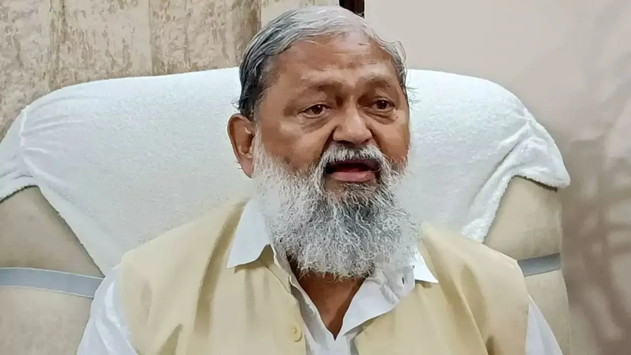 Anil Vij का तीखा तंज — “जिसे रोशनी से डर लगता है, वो RSS से भी डरता है!”