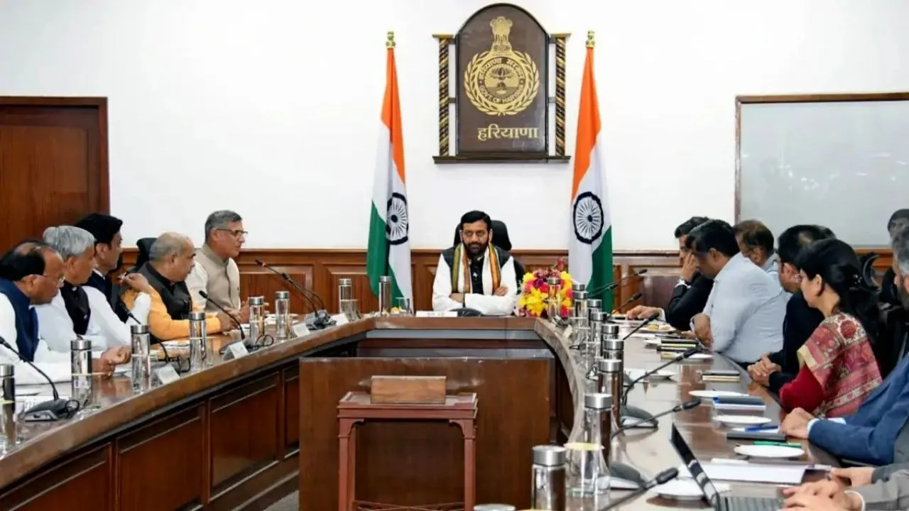 Haryana: हरियाणा कैबिनेट की बड़ी बैठक, कर्मचारियों के वेतन में बढ़ोतरी और दंगा पीड़ितों को नौकरी