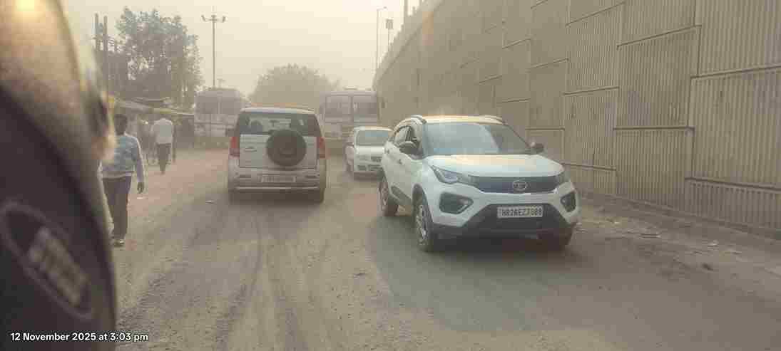 Rewari News: हाईवे की सर्विस लाइन पर उड़ती धूल से लोगों का जीना दूभर, जिम्मेदार विभागों ने साधी चुप्पी