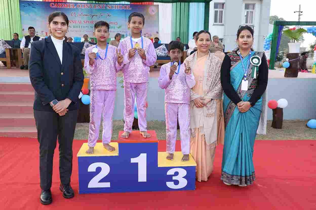 Haryana News: कार्मल कान्वेंट स्कूल धारूहेड़ा के वार्षिक खेल दिवस पर बच्चों ने रंगारंग प्रस्तुति, देखें फोटोज